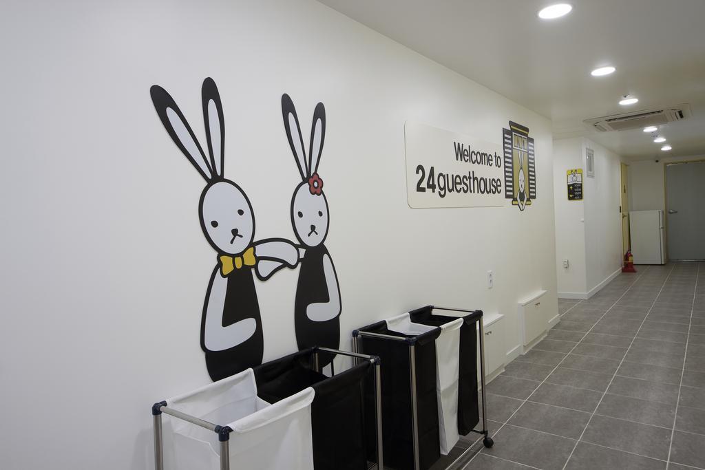 24 Guesthouse Myeongdong Town Seoul Exterior photo