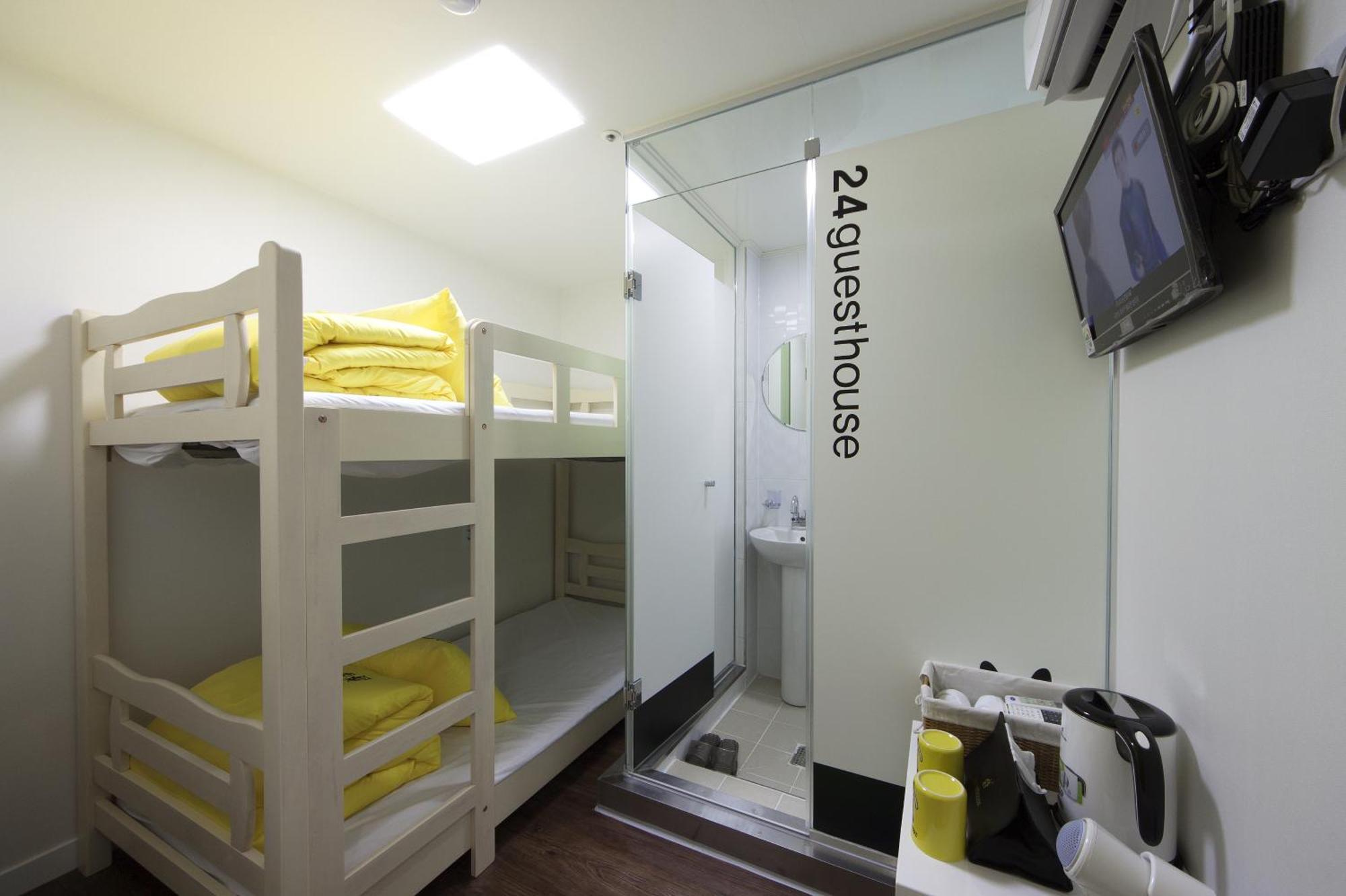 24 Guesthouse Myeongdong Town Seoul Room photo