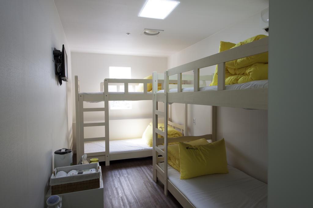24 Guesthouse Myeongdong Town Seoul Room photo